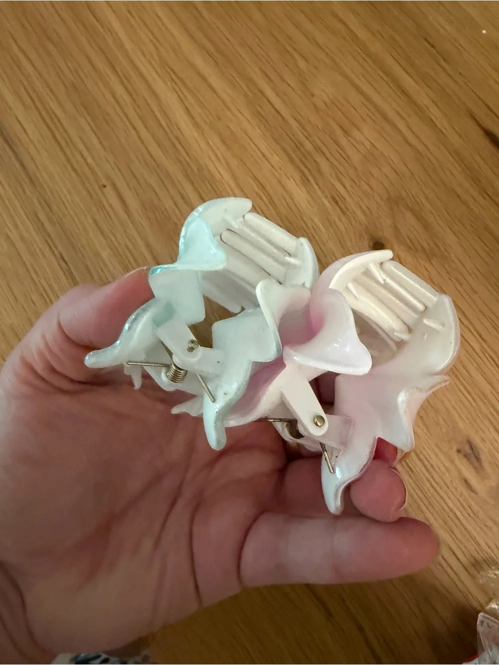 Set of 2 Hawaiian Flower claw clips  - Pink & Blue